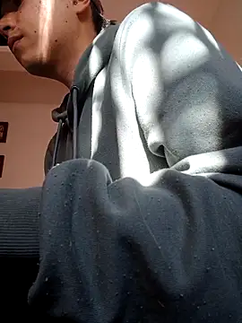 Snapshot of oliver_sanders chatting on March 2026 08:07:01 AM oliver sanders online show from March 2026 08:07:01 AM