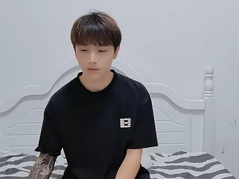 xiaoyi2563 online show from September 2025 01:10:01 PM