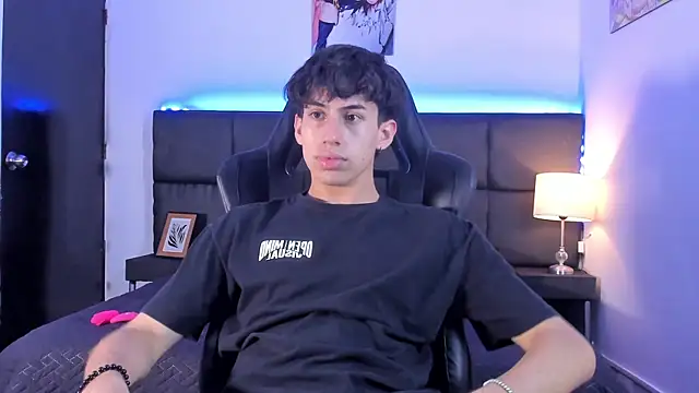 Snapshot of Aaron_Spencer13 chatting on September 2025 06:13:02 PM Aaron Spencer13 online show from September 2025 06:13:02 PM