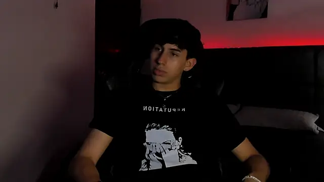 Snapshot of Aaron_Spencer13 chatting on October 2025 06:27:02 PM Aaron Spencer13 online show from October 2025 06:27:02 PM