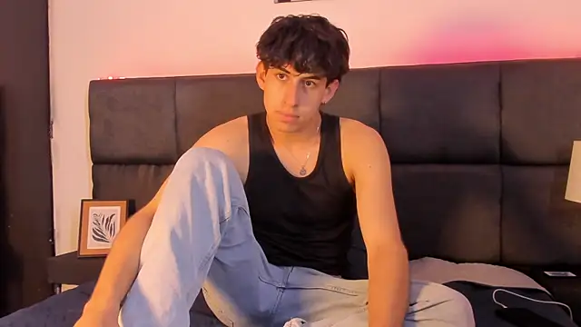 Snapshot of Aaron_Spencer13 chatting on October 2025 07:25:02 PM Aaron Spencer13 online show from October 2025 07:25:02 PM