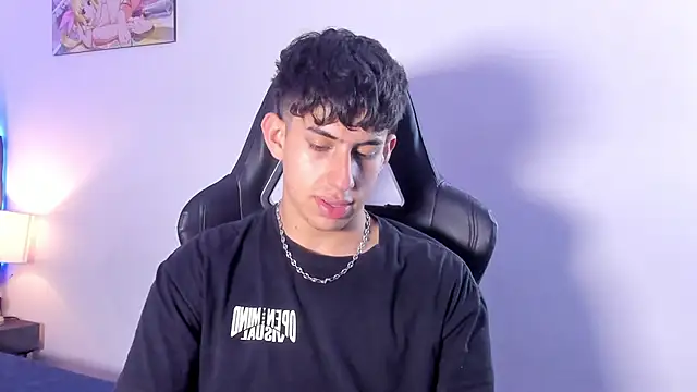 Snapshot of Aaron_Spencer13 chatting on October 2025 06:41:01 PM Aaron Spencer13 online show from October 2025 06:41:01 PM