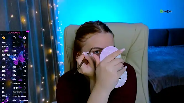 red  dizzy online show from October 2025 10:10:01 PM