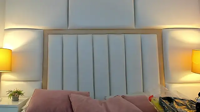 Snapshot of LaylaaDoll chatting on December 2025 06:37:02 PM LaylaaDoll online show from December 2025 06:37:02 PM