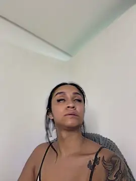 Snapshot of Isabella-Teen chatting on April 2026 01:55:02 AM Isabella-Teen online show from April 2026 01:55:02 AM