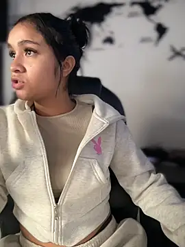 Snapshot of Isabella-Teen chatting on April 2026 01:49:02 PM Isabella-Teen online show from April 2026 01:49:02 PM