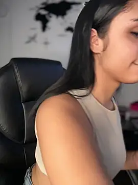 Snapshot of Isabella-Teen chatting on April 2026 01:59:01 PM Isabella-Teen online show from April 2026 01:59:01 PM
