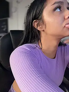 Snapshot of Isabella-Teen chatting on May 2026 02:11:01 PM Isabella-Teen online show from May 2026 02:11:01 PM