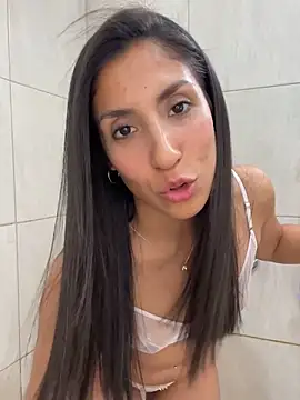 Snapshot of MaddyX__ chatting on October 2025 07:10:02 PM MaddyX online show from October 2025 07:10:02 PM