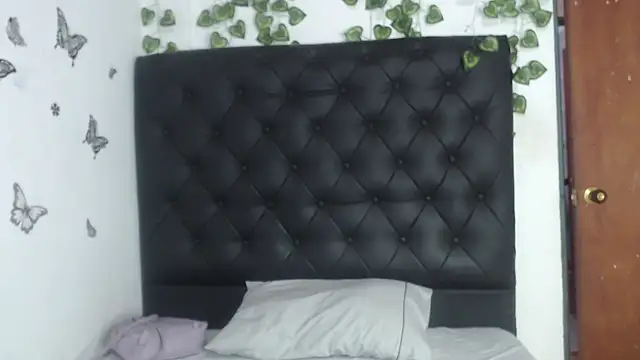 Snapshot of isabel_09 chatting on April 2026 07:55:02 PM isabel 09 online show from April 2026 07:55:02 PM