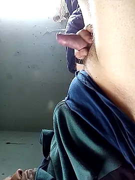 Jarektchurzewski online show from May 2026 02:33:02 PM