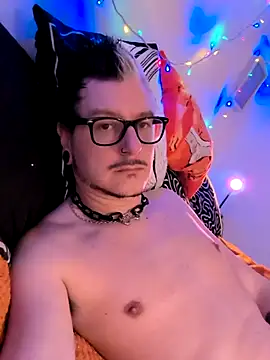 Snapshot of cruiserpup chatting on October 2025 01:12:02 PM cruiserpup online show from October 2025 01:12:02 PM