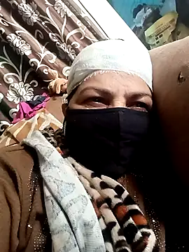 Snapshot of Love-890 chatting on December 2025 04:06:01 AM Love-890 online show from December 2025 04:06:01 AM