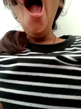 Aaisha-16 online show from February 2026 03:51:02 AM