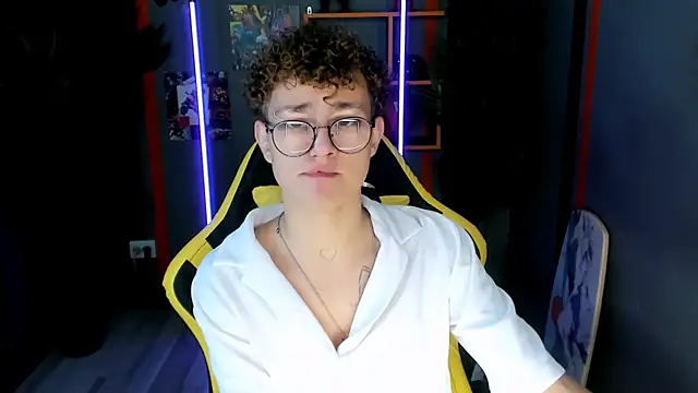 Snapshot of NathanCurl chatting on November 2025 06:56:02 AM NathanCurl online show from November 2025 06:56:02 AM