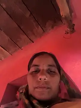 Snapshot of Hot_kadi83 chatting on October 2025 04:33:01 AM Hot kadi83 online show from October 2025 04:33:01 AM