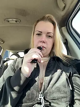 Snapshot of Piccolamonella29 chatting on February 2026 02:03:02 PM Piccolamonella29 online show from February 2026 02:03:02 PM