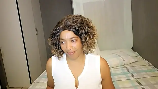 Snapshot of Lillyan_N chatting on February 2026 06:50:01 PM Lillyan N online show from February 2026 06:50:01 PM