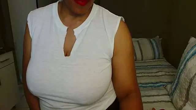 Snapshot of Lillyan_N chatting on July 2026 09:03:01 AM Lillyan N online show from July 2026 09:03:01 AM