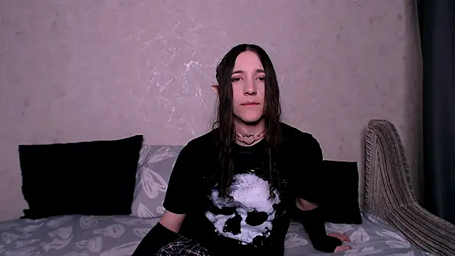 SilverMuse  online show from November 2025 11:05:01 PM