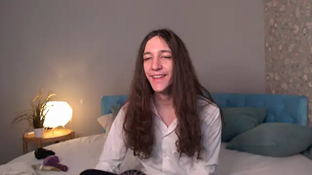 SilverMuse  online show from April 2026 11:05:01 PM