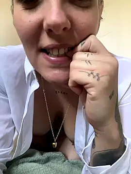 Snapshot of anonyme_hot47 chatting on November 2025 09:53:01 AM anonyme hot47 online show from November 2025 09:53:01 AM