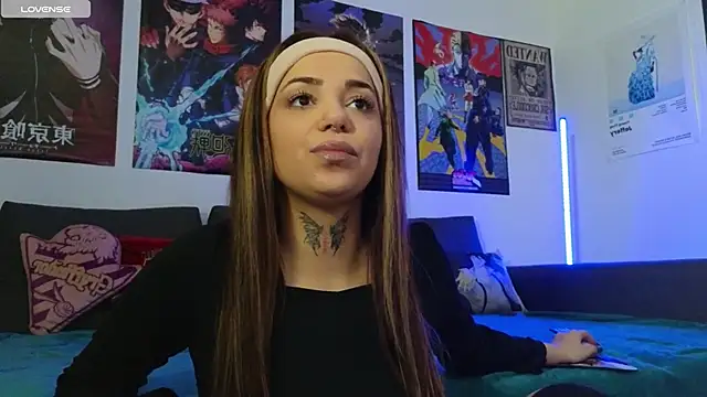 Snapshot of KiraQuinn1 chatting on November 2025 04:29:01 PM KiraQuinn1 online show from November 2025 04:29:01 PM