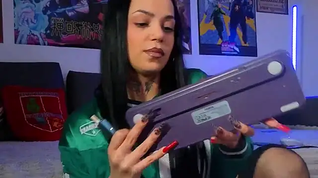 KiraQuinn1 online show from December 2025 05:43:02 PM