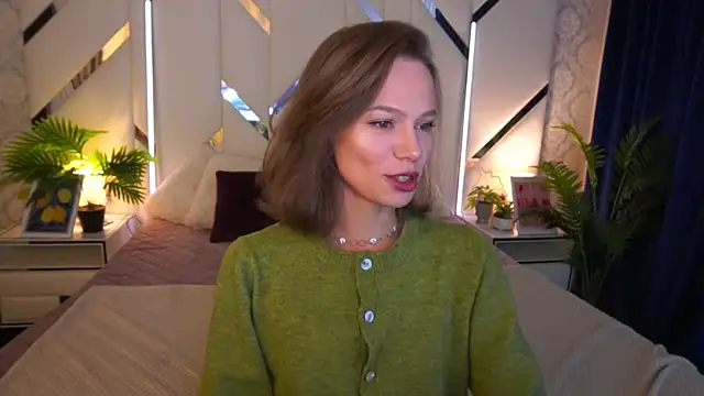 Snapshot of ShyySiren chatting on December 2025 08:44:01 AM ShyySiren online show from December 2025 08:44:01 AM