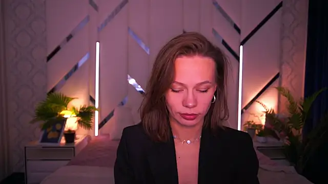 Snapshot of ShyySiren chatting on December 2025 08:45:02 AM ShyySiren online show from December 2025 08:45:02 AM