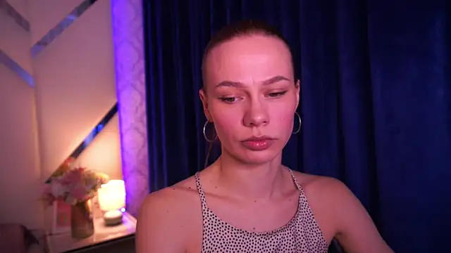 ShyySiren online show from April 2026 01:49:01 PM