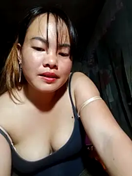 emilyzz online show from December 2025 02:02:02 PM