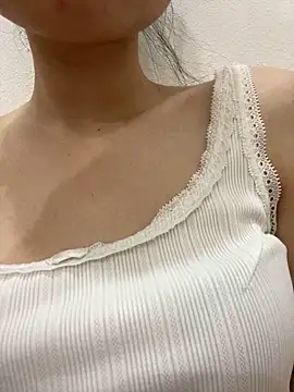 Bella sexy98 online show from October 2025 04:35:02 AM