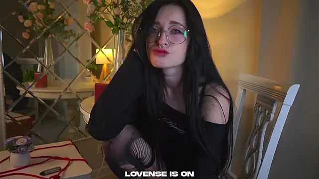 Snapshot of DarcyAspacio chatting on November 2025 11:33:02 AM DarcyAspacio online show from November 2025 11:33:02 AM