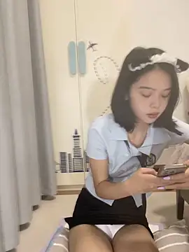 qiqi x online show from September 2025 01:24:02 PM