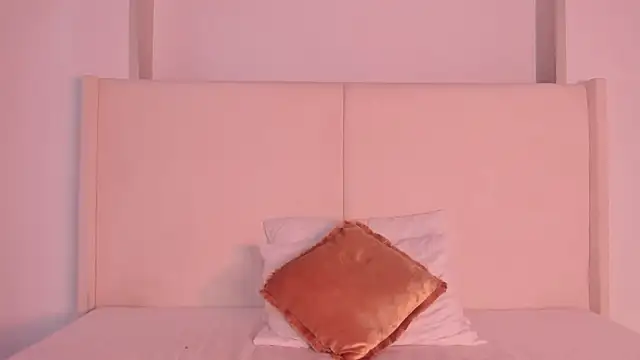 Sofi glow online show from February 2026 08:03:02 PM