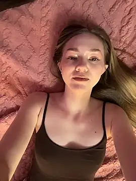 MilaMoone online show from March 2026 11:18:01 AM