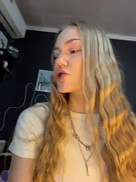 MilaMoone online show from March 2026 11:04:02 AM