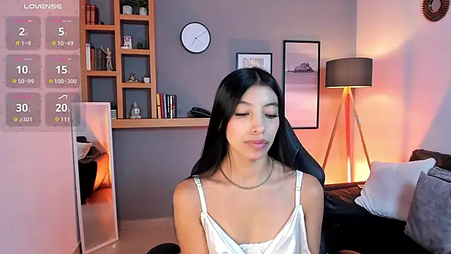 Tiffany Low online show from April 2026 02:47:01 PM