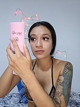 MiQeilaSweet online show from February 2026 05:44:02 PM