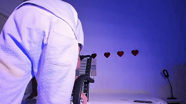 Snapshot of j_martony chatting on September 2025 01:02:01 PM j martony online show from September 2025 01:02:01 PM