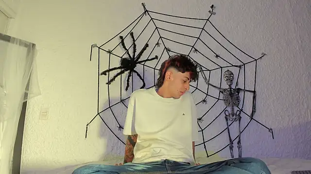 Snapshot of j_martony chatting on October 2025 12:04:02 PM j martony online show from October 2025 12:04:02 PM