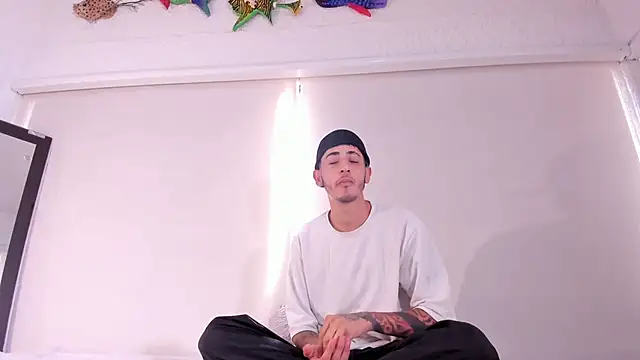 Snapshot of j_martony chatting on November 2025 12:27:01 PM j martony online show from November 2025 12:27:01 PM