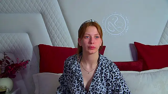 BeatriceBinoche online show from November 2025 06:46:02 PM