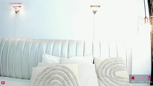 Snapshot of Naomi_Rousse chatting on April 2026 01:46:01 PM Naomi Rousse online show from April 2026 01:46:01 PM