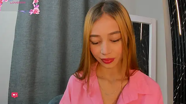 Snapshot of Naomi_Rousse chatting on May 2026 01:07:01 PM Naomi Rousse online show from May 2026 01:07:01 PM