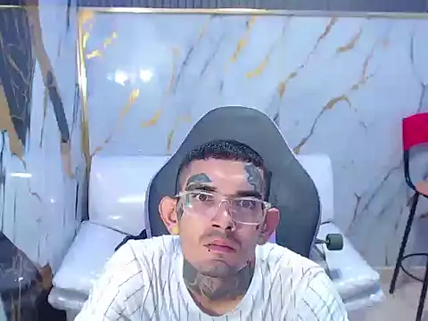 boy tatto777 online show from September 2025 01:57:02 PM