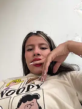 EMILIIA RICHTER   online show from October 2025 06:38:02 PM