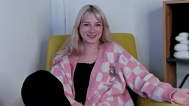 Snapshot of FridaAaberg chatting on September 2025 08:49:01 AM FridaAaberg online show from September 2025 08:49:01 AM