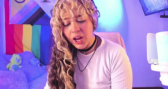 NekoWaifu online show from November 2025 02:10:02 PM